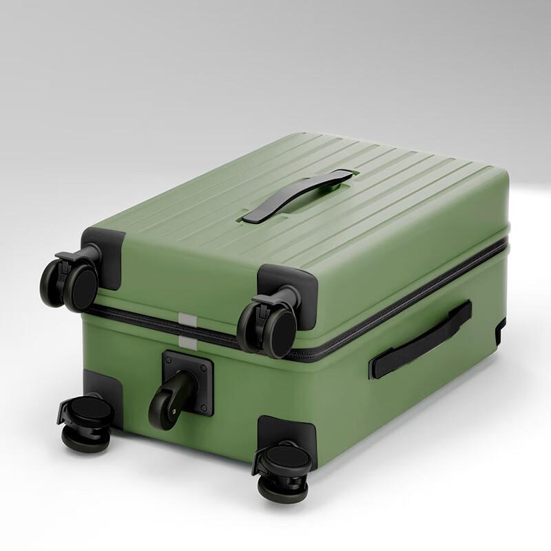 Traveler Series 513 Spinner Luggage