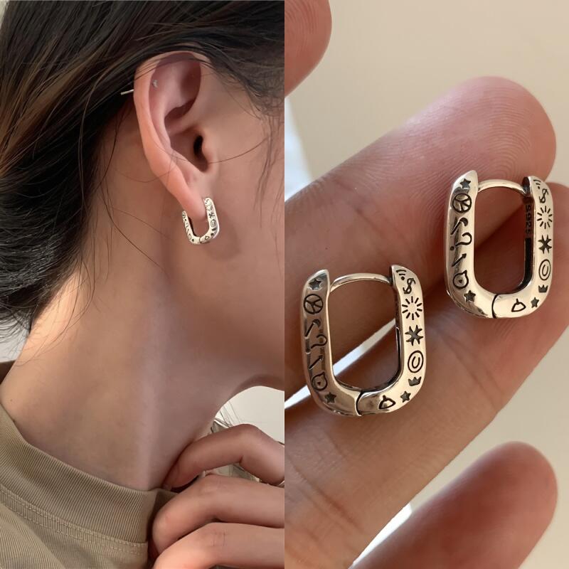 

Women s s925 silver graffiti simple unique earrings ONE