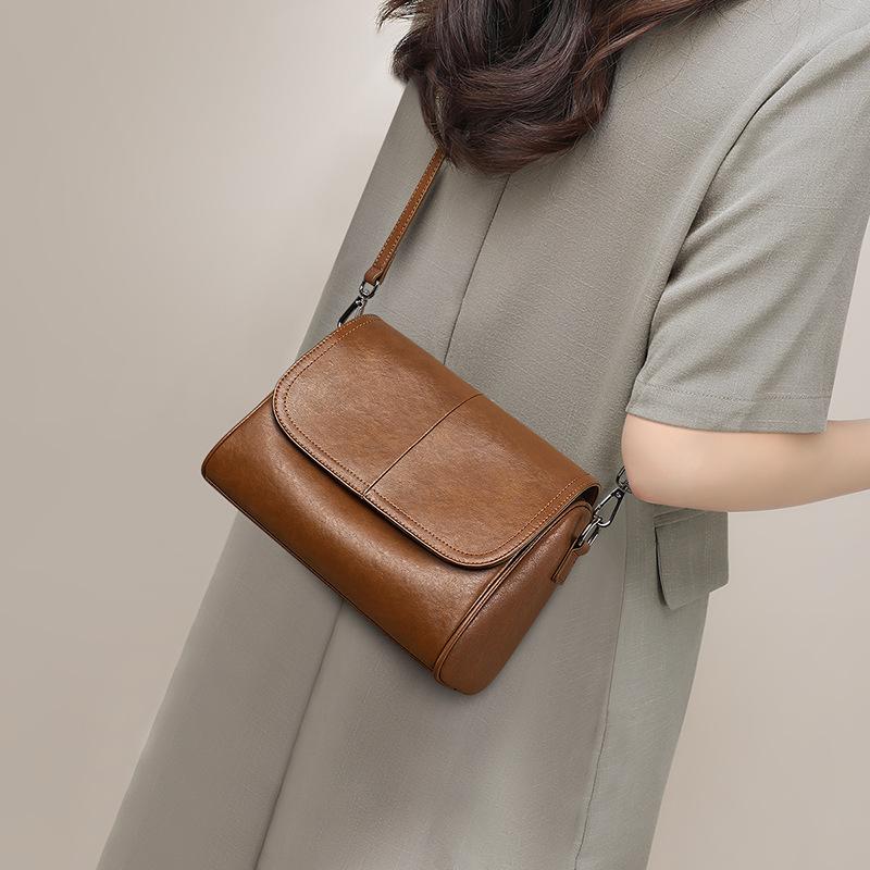 2025 New Autumn Winter Fashion Women's Bag Crossbody Pillow Bag Single Shoulder Retro Underarm Small Square Bag Handbag
