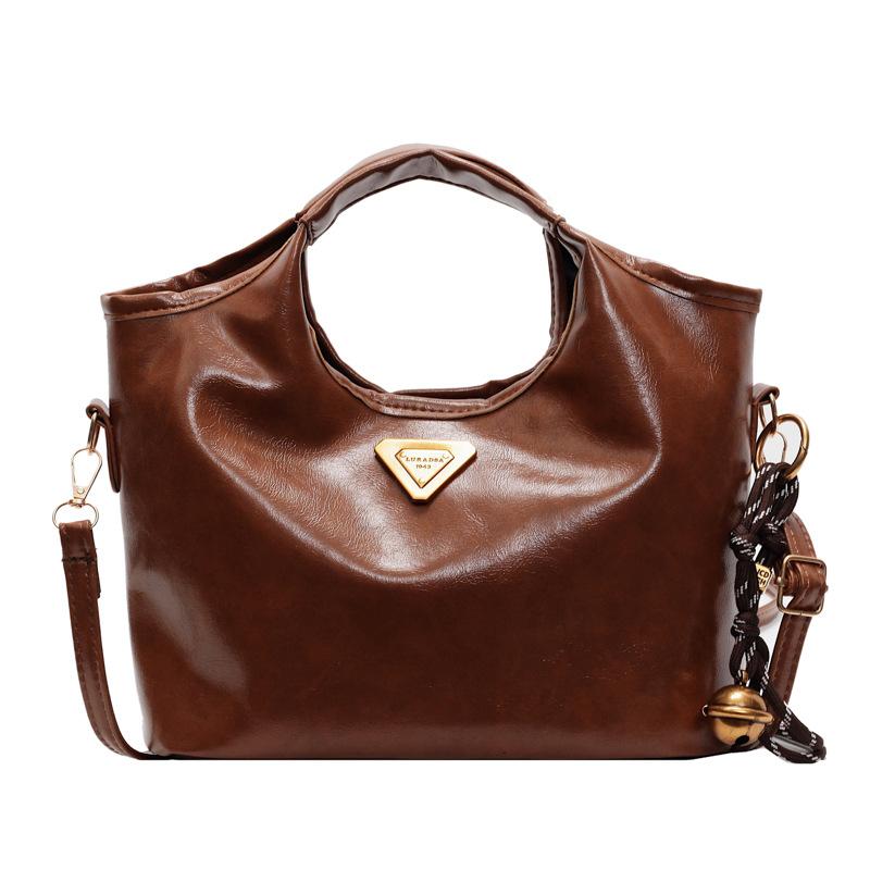 Retro Style Handbag for Women In Winter New High End and Versatile Niche Design One Shoulder Crossbody Bag