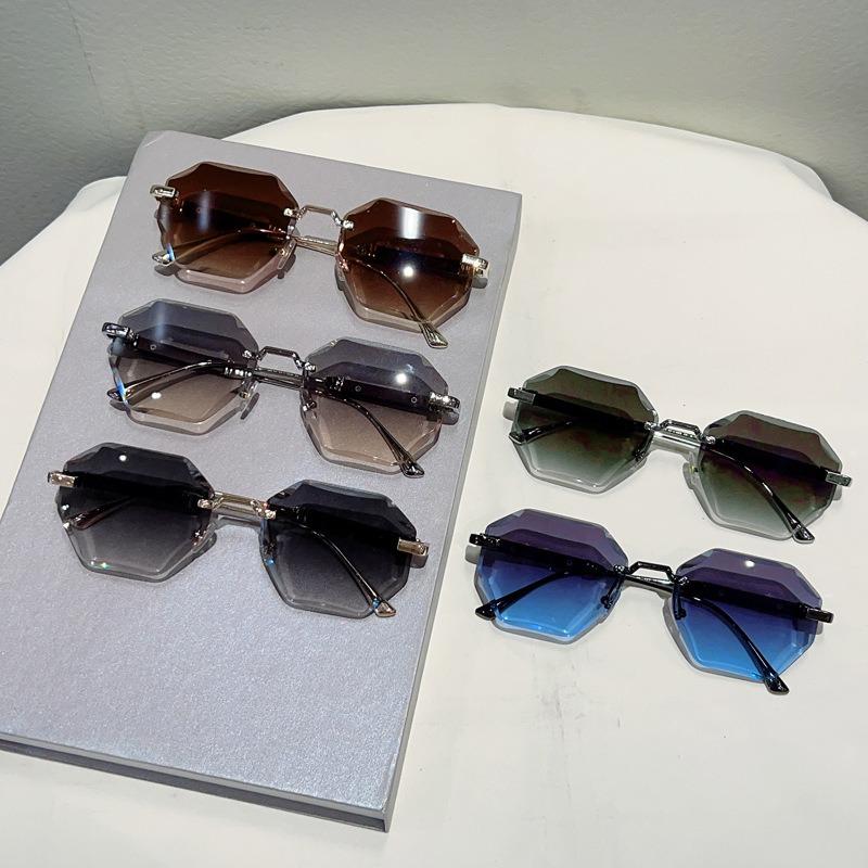 Non-polarized Europe and America Polygon Diamond Edge Trimming Rimless Sunglasses Men Women Fashion Ocean Slicemetal Frame Glasses