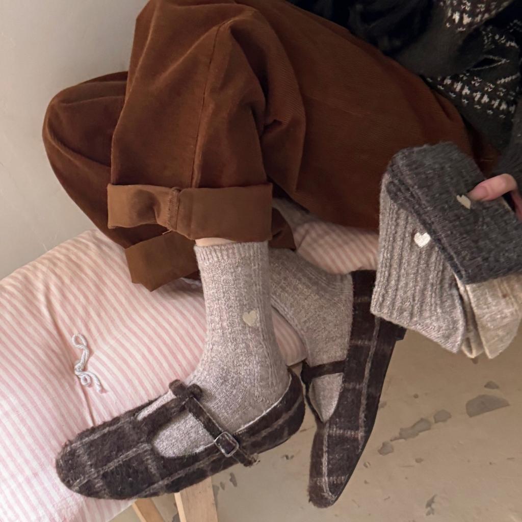 Ladies Winter New Thickened Love Embroidered Wool Drum Pile Socks