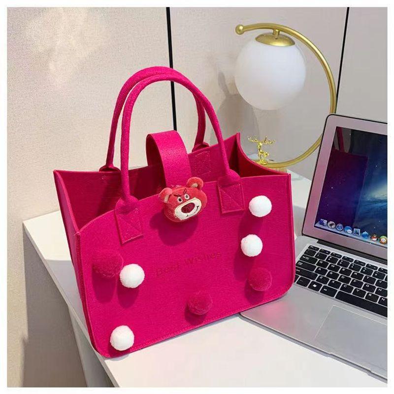 

Новое поступление Милая фетровая сумка Мультяшная сумка для мамы Подарок на банкет в честь ста дней Сумка для покупок Детская сумка большой вместимости Strawberry Bear 30.20.18