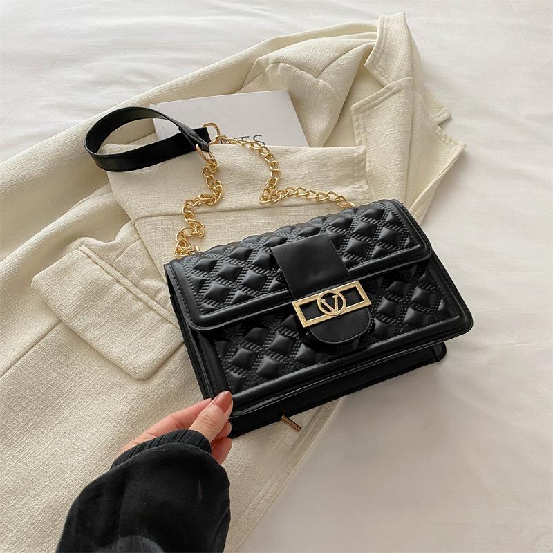 

Простая сумка для поездок на работу, женская, простая, корейская версия, модная, маленькая, квадратная сумка, новинка лета 2024 года, простая, нишевая, простая сумка через плечо чёрный