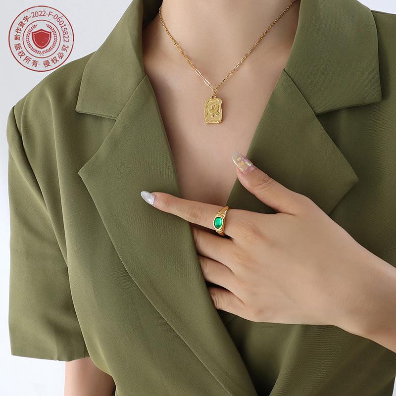 Titanium Steel Gold-Plated Butterfly Pendant Necklace with Retro European and American Design
