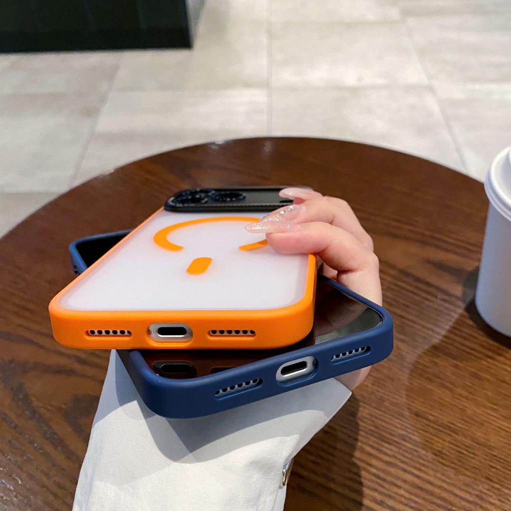 Leica Magnetic Suction Is Suitable for The Matte Touch Phone Case of IPhone 17 and The Anti Drop Protective Case of Apple 17 Promax