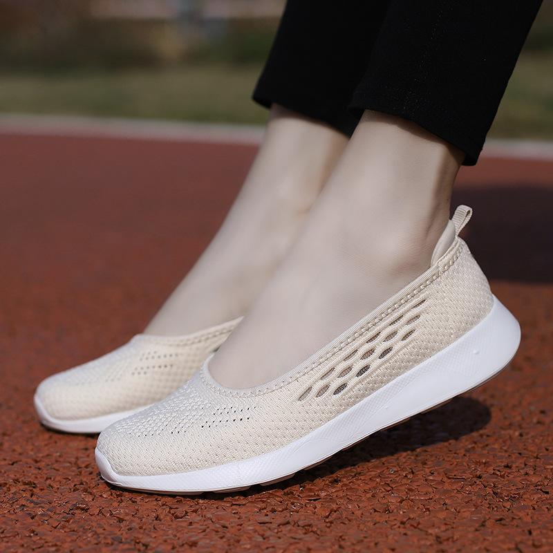 Summer Mother Shoes Breathable Mesh Hollow Elderly Shoes Women's Non-slip Old Beijing Cloth Shoes Soft Sole Middle-aged and Elderly Walking Shoes