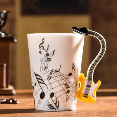 Yeni tasarım Gitar Seramik kupa, Kişilik Müzik Notalı Kahve kupası, Süt Meyve Suyu Limon Kupaları Kahve Çay Fincanı, Dropship'i destekleyebiliriz