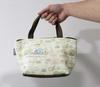 Bolsa Tote Térmica Asahi Koyo Sumikko Gurashi, Beige, 16cm Alto x 28cm Ancho x 10cm Profundo, con Bolsillo para Almacenamiento de Bolsa de Hielo, Vacío de Aluminio