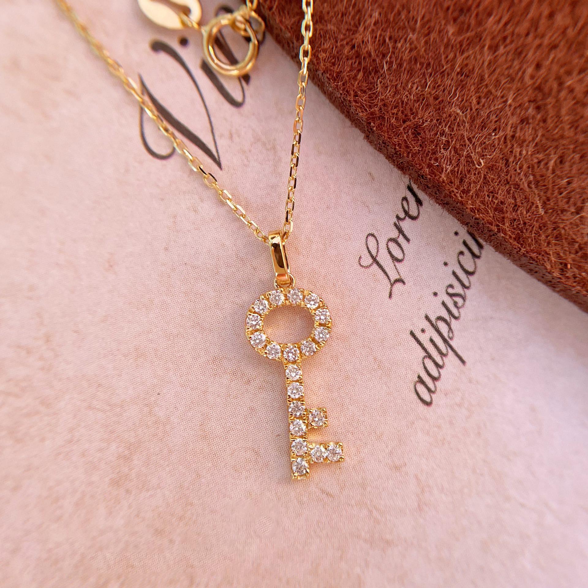 

Позолоченное серебро 925 пробы, ожерелье с подвеской-ключом и бриллиантами 925 Silver