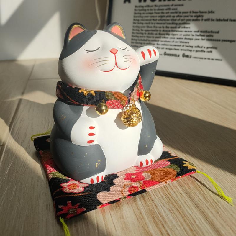 5.3 Inch Hand-painting Ceramic Lucky Cat Cartoon Fortune Kitten Home Decoration Figurine Maneki Neko Fengshui Ornament