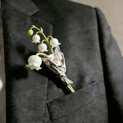 Vintage Flower Insertable Brooch Elegant Silver Glossy Pin Exquisite Metal Corsage Ornament  Party
