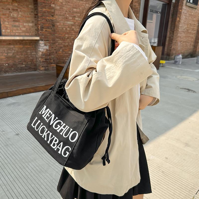 Джинсовая сумка женская сумка через плечо с завязками большая вместительная сумка-тоут — фото 7