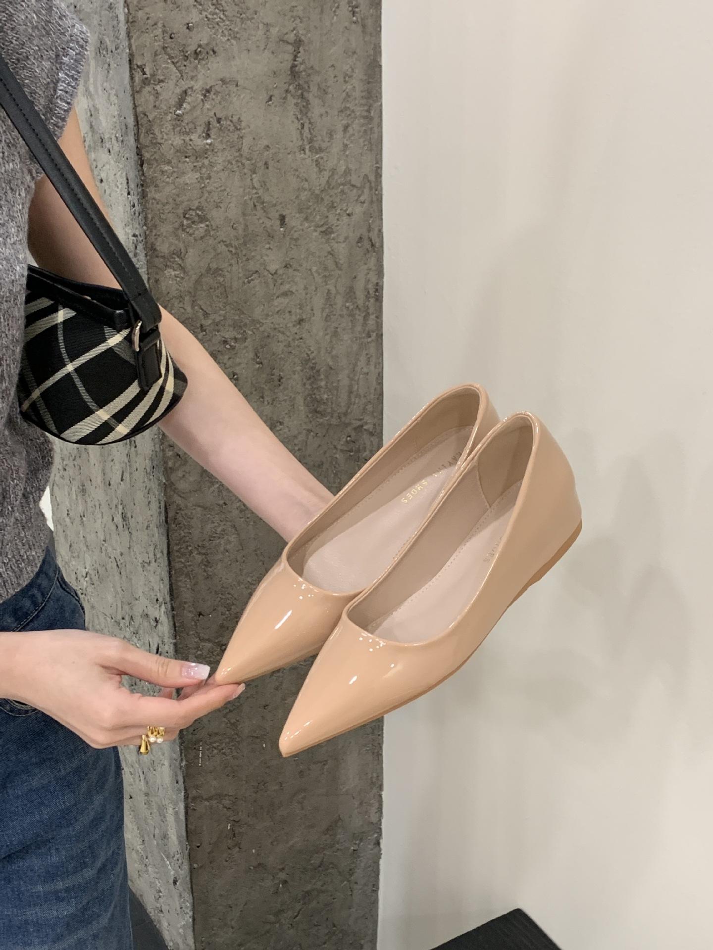 

Inner height increase nude pointed single shoes 2025 autumn new French flat-soled single shoes femininity versatile light mouth single shoes 40 розовый