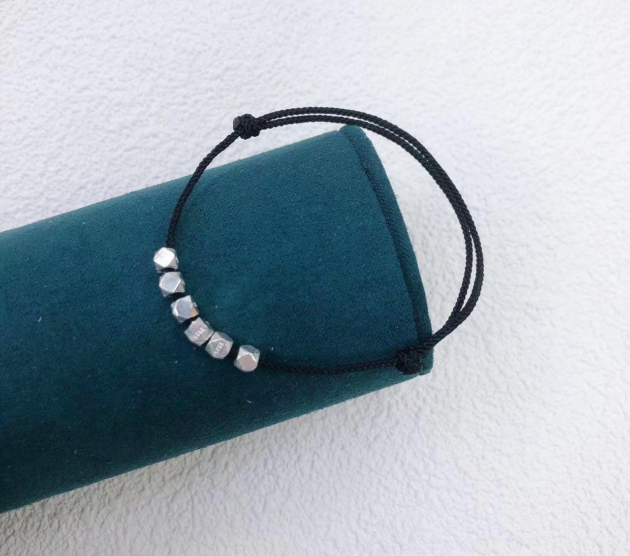 

Браслет из стерлингового серебра на красной нити на удачу: Ретро плетеный дизайн для пар s925 Sterling Silver