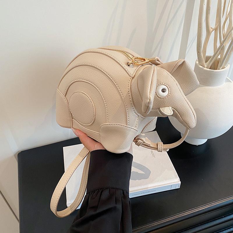 Women's casual fashion creative baby elephant bag large capacity new funny commuter bag