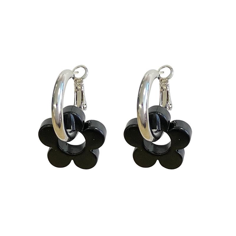 Korean Retro Black Resin Flower Contrast Circle Earrings