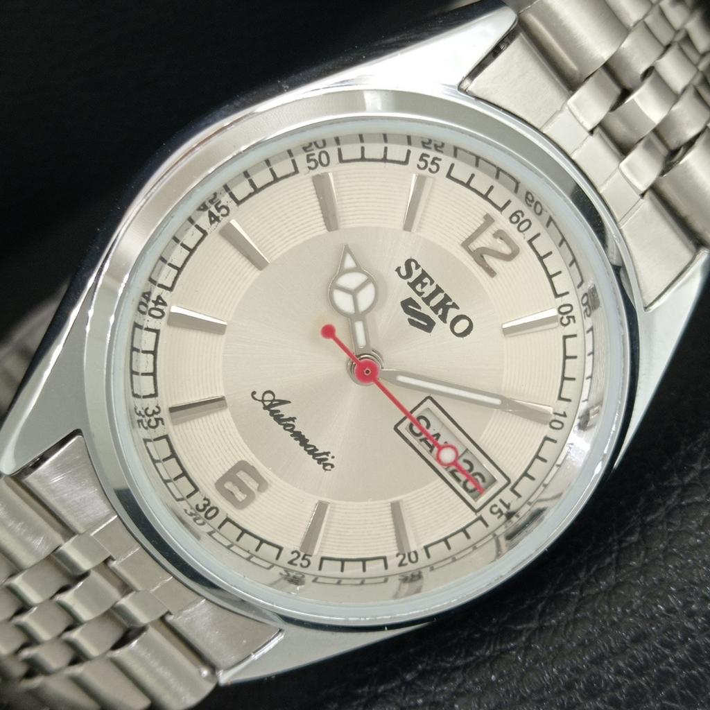 VINTAGE REFURBISHED SEIKO 5 AUTOMATIC JAPAN MENS SILVER DIAL WATCH a444321-1