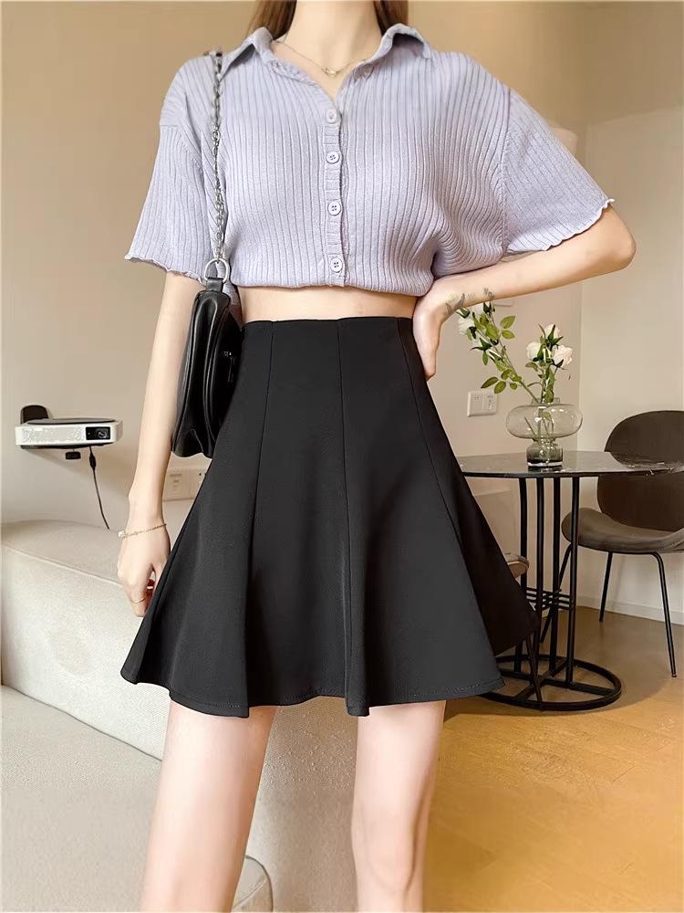 Women's Plus Size Black Puffy High Waist A-Line Pleated Skirt for Spring & Autumn