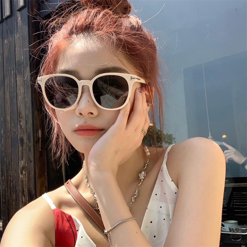 Ultra-light Polarized Sunglasses with White Frames for Women, High-end Trendy, Slimming for Large Faces, Summer Sun Glasses with UV Protection