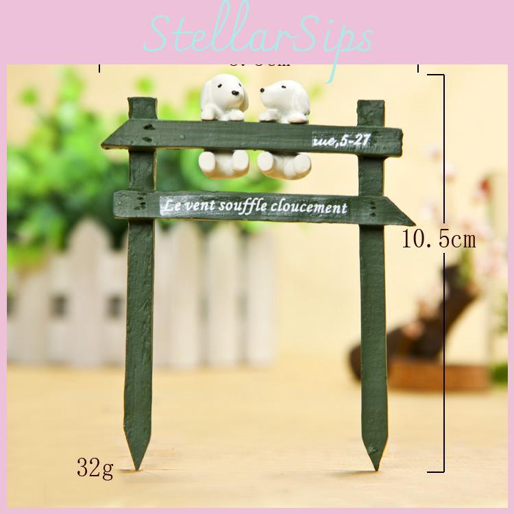 Creative Fence White Dog Scene Mini Model Ornament For Plant Display And Gift Collection