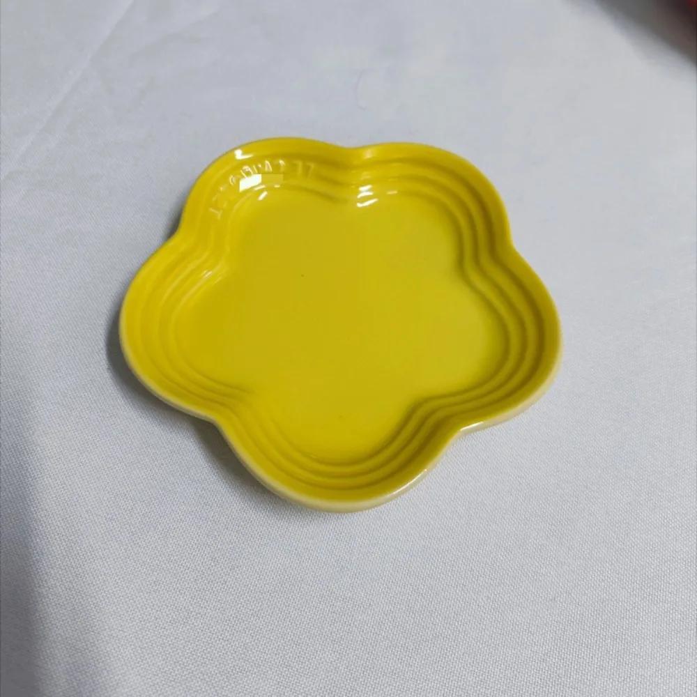 Piatto Piccolo in Ceramica Fiori di Pruno Multiuso 14cm Ciotole Rialzate per Animali Domestici Colore Solido Multicolore Ciotola per Cibo Gatti