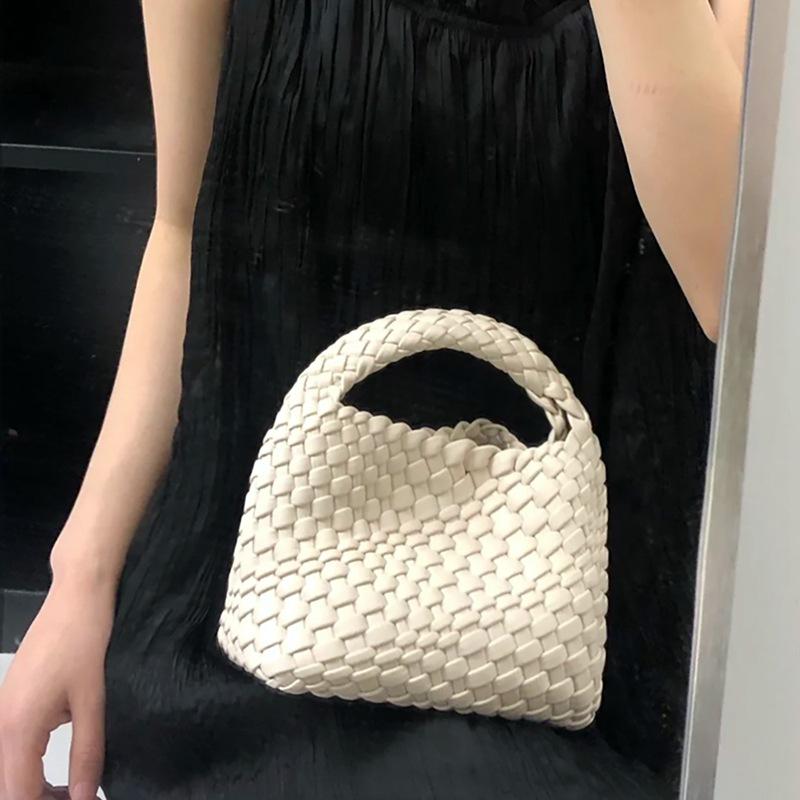Handwoven Bag 2025 New Women's Bag Summer Versatile Handheld Bucket Bag Fashion Single Shoulder Crossbody Small Bag