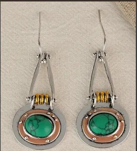 

Бірюзові ретро-сережки ручної роботи у формі краплі, обмотані дротом, з молотковою обробкою