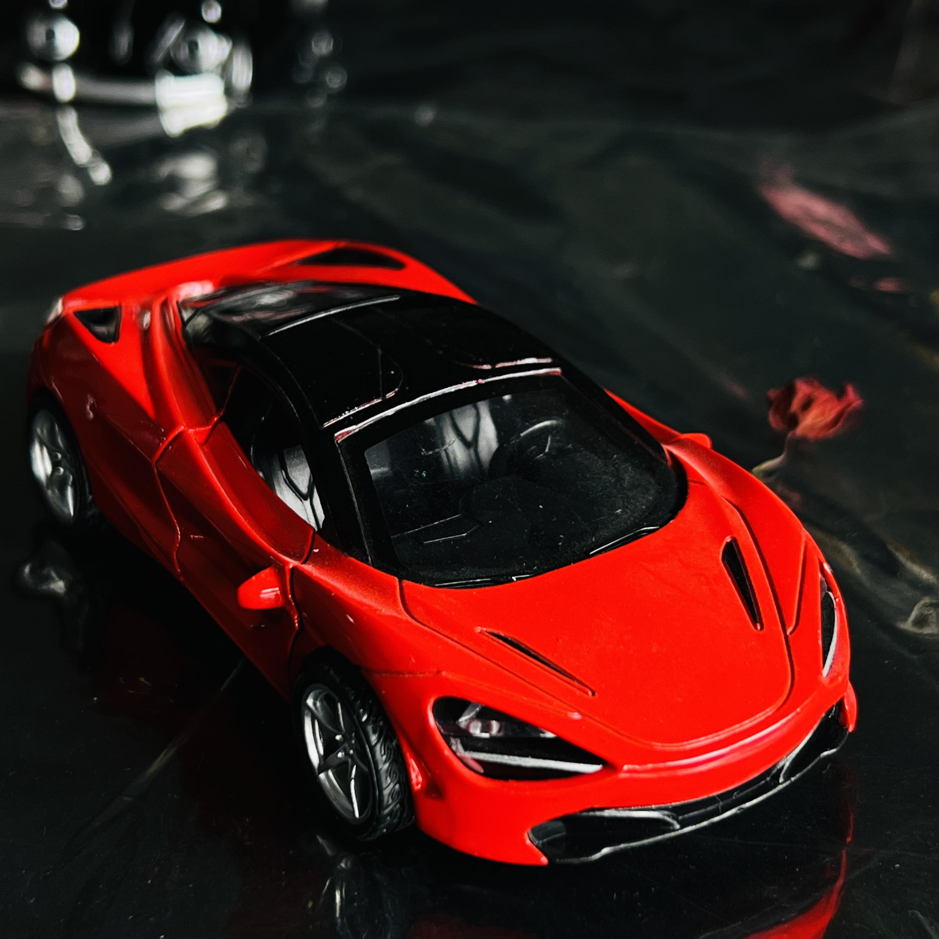 1: 36 Türen Legierung Sportwagen Modell Simulation Rückstellkraft Kinderspielzeugauto Junge Geschenk Schmuckstück