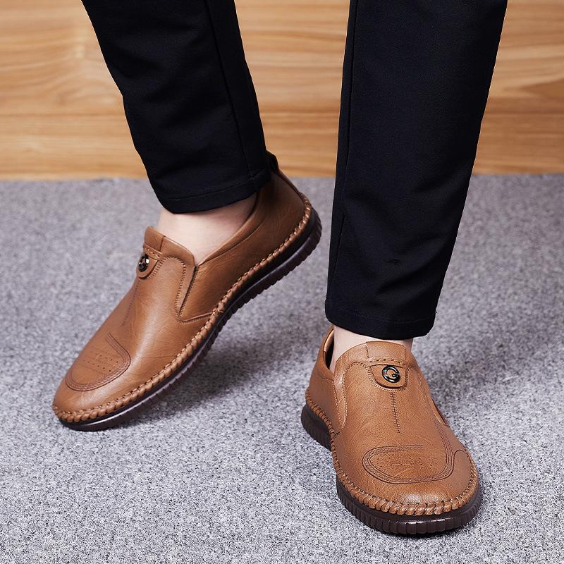 Fashion Soft Sole Leather Loafers for Men Fashion 2025 New Designer Shoes Male Spring Summer Solid Color Light Casual Shoes Man