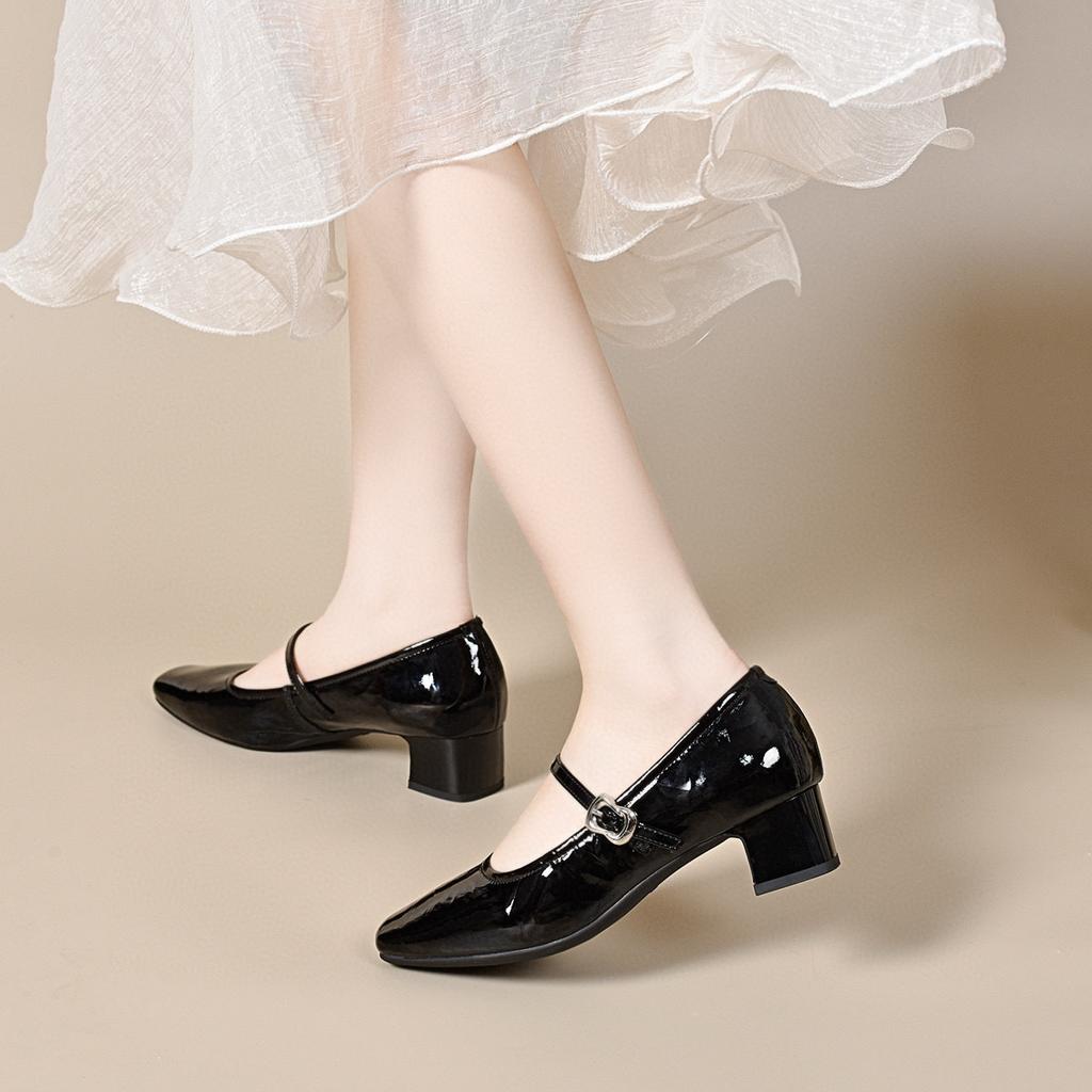 Square head thick heel single shoes women's spring new shallow mouth retro Mary Jane shoes one-word buckle