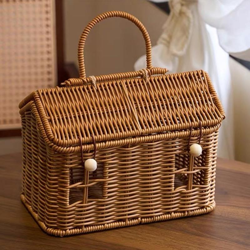 Natural PP Materials User Friendly Woven Hand Basket Highly Durable for Homes Organization Picnics Essential and Gift Packaging