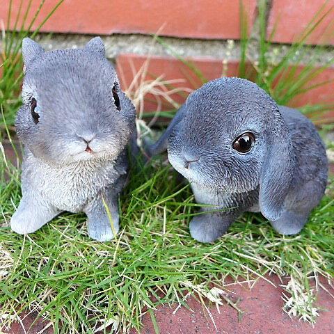 Zajíček malá sada 2 kusů šedý zvířecí ozdoba zahradní předmět zahradnictví interiér různé zboží displej vstup na dvůr realistický zajíček.