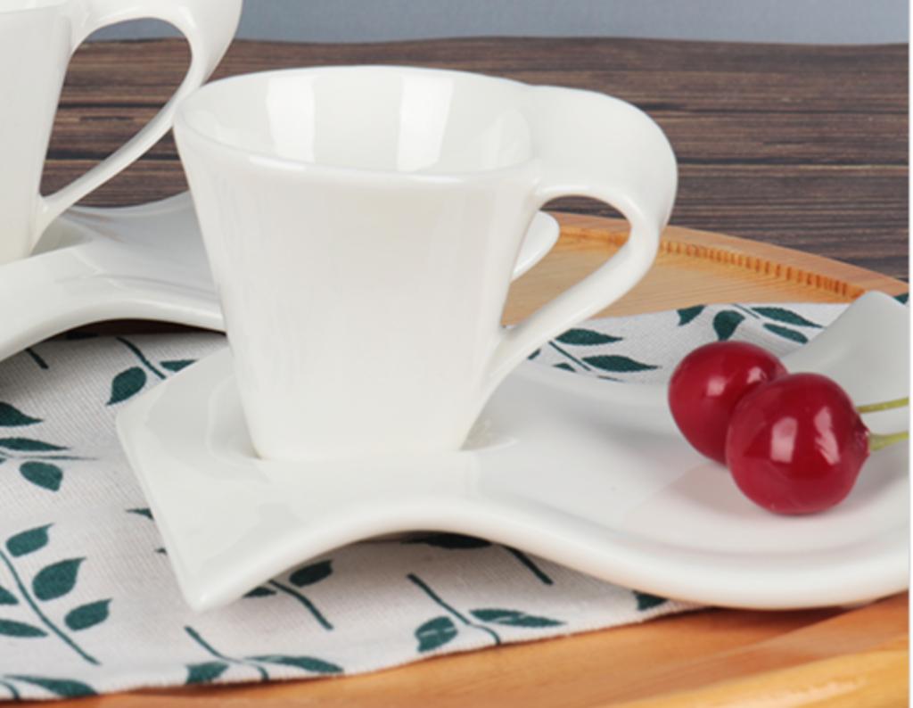Einfaches weißes Keramik Wellkeramik Latte Macchiato Kaffee Set Zuhause Puccino Latte Macchiato Kaffeetassen Geschenke Kaffeetassen Teebeutel