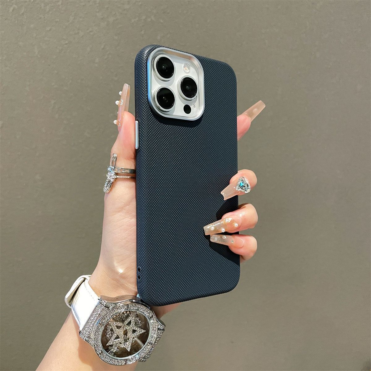 

Simple Grid Pattern Apple 16promax Mobile Phone Case Niche 15pro Matte IPhone14/13 apple 11