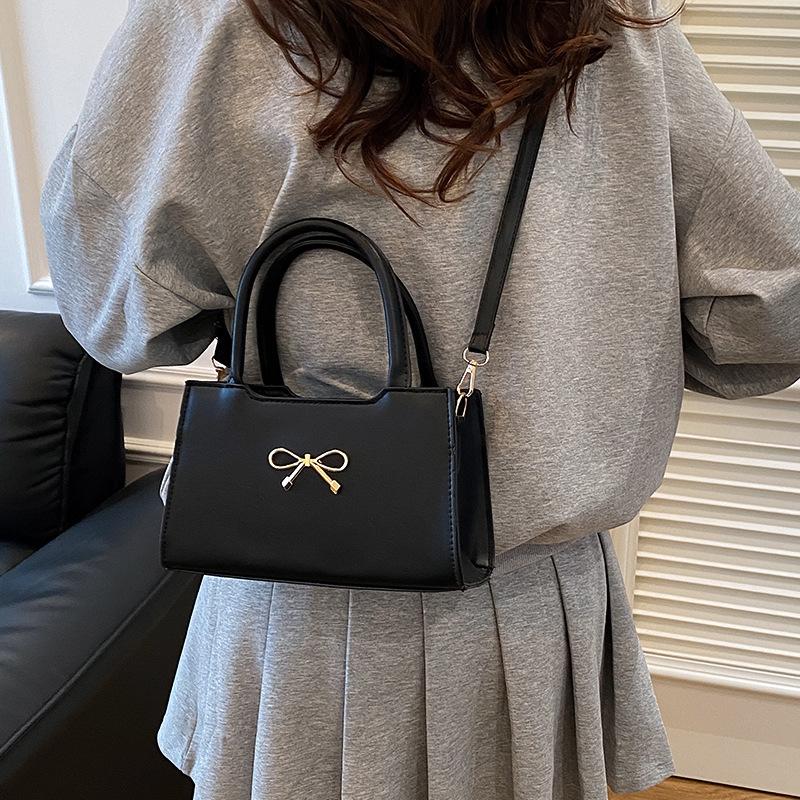 Bow Underarm Bag Women's 2025 Summer New Simple Foreign Style Small Square Bag High Texture Shoulder Messenger Bag