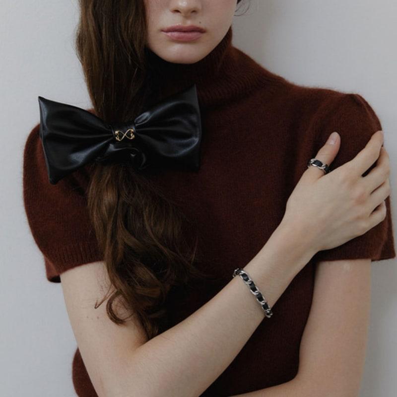 

LOVE ME MONSTER Chic Leather Ribbon Chain Bracelet (L243MBC010) BABY PINK