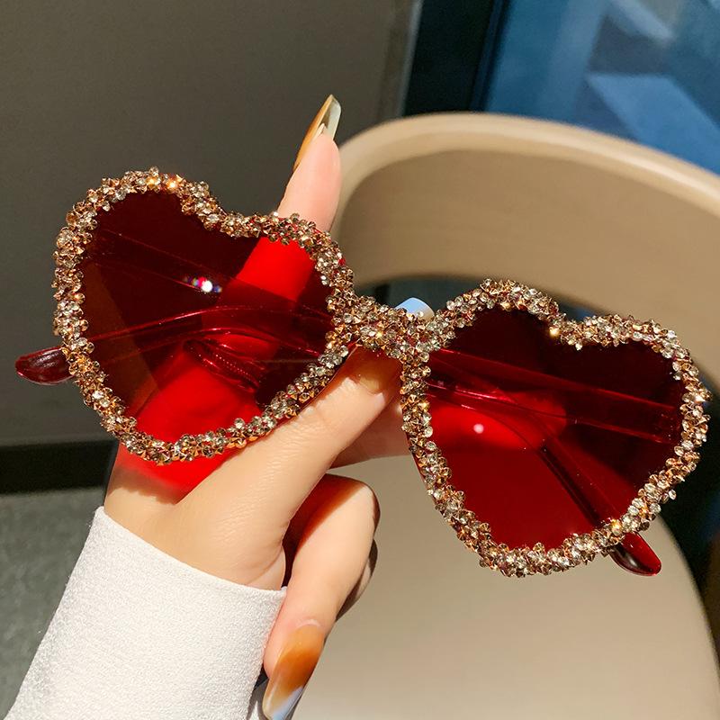 

Безрамочные Солнцезащитные Очки в Форме Сердца Дизайн Разбитого Сердца Солнцезащитные Очки с Сердечками Очки для Вечеринки Сверкающие Для Вечеринки Унисекс Подарки