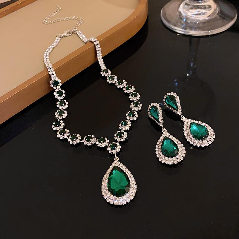 

French light luxury water drop diamond stud earrings necklace set fashionable versatile collarbone chain niche temperament high-end jewelry