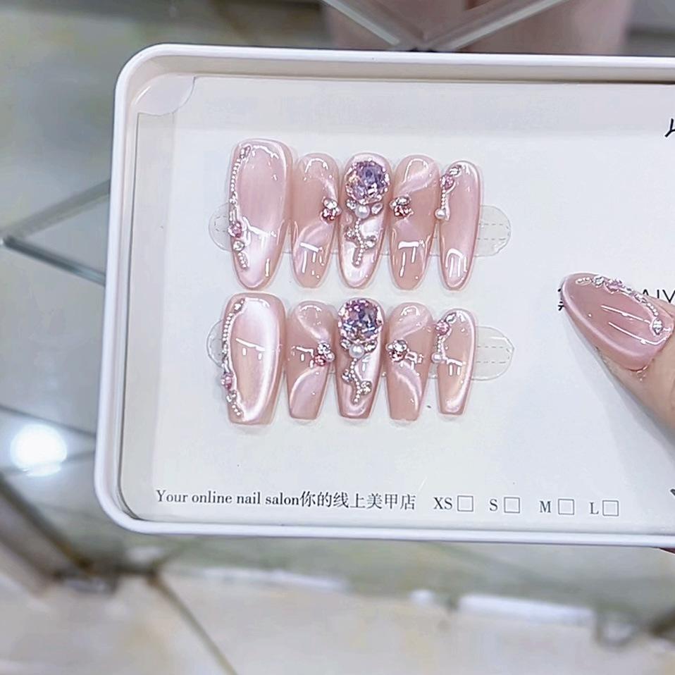 Hand-woven Armor Rose Church Three-dimensional Pink Diamond Light Chasing Cat Eye Style High-end Pure Temperament Manicure Sticker