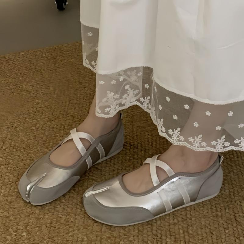 Fashion Elegant Cross Strap Split Toe Flat Shoes 2025 Mary Jane Casual Soft Outside Low Heels Shoes Walking Slip On Loafers Lady Flats