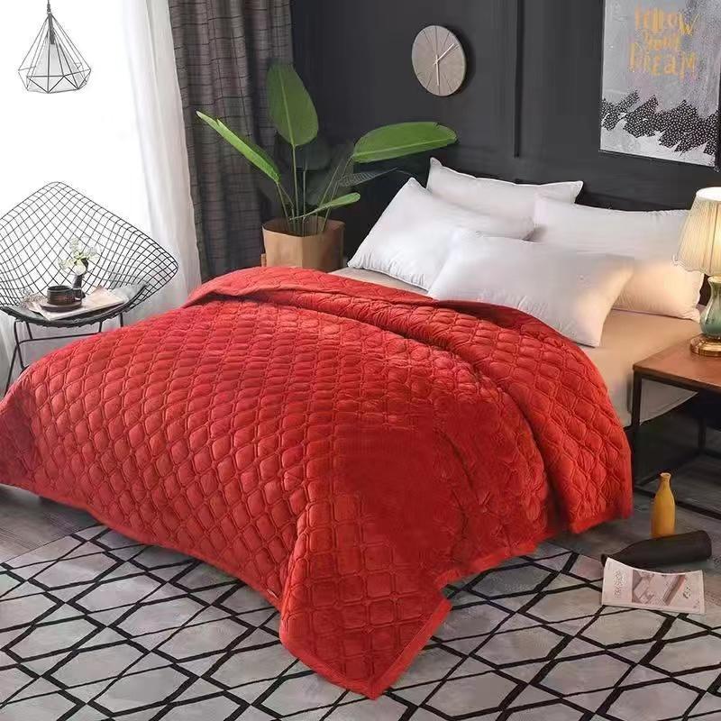 Soft Velvet Quilted Bed Cover Blanket Short Plush Sofa Towel Anti-slip Bed Sheet 270x230cm Bedspread Bottom Solid Color or Printing Random