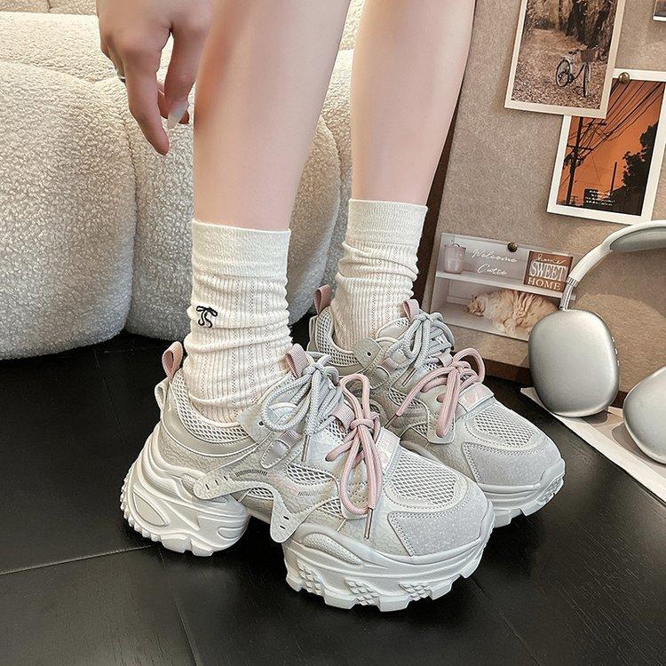 

European station leather platform dad shoes women s 2025 autumn new small height increase versatile casual sports women s shoes 40 светло-серый