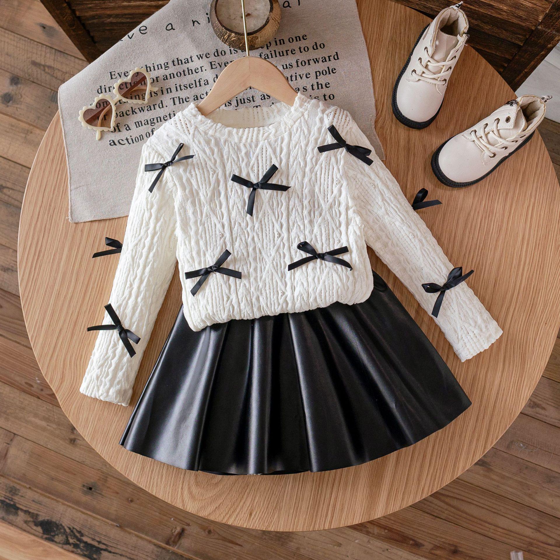 

Girls 2025 Sweet Fashion Knit Top & Leather Skirt Set 7 Years білий