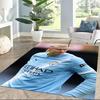 I tappeti Haaland At The Stadium Square sono un'ottima scelta per soggiorni, camere da letto, decorazioni per la casa e come regali.