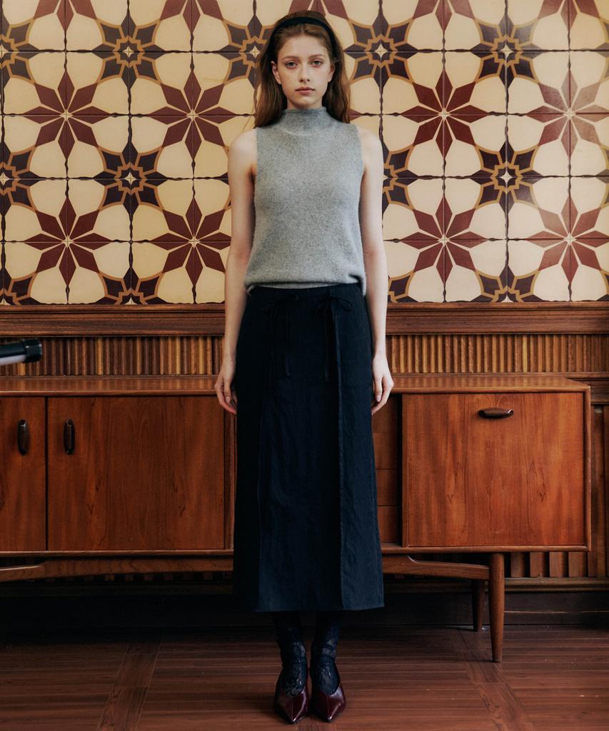 LOVEUSU Friends Ribbon Skirt (Black)