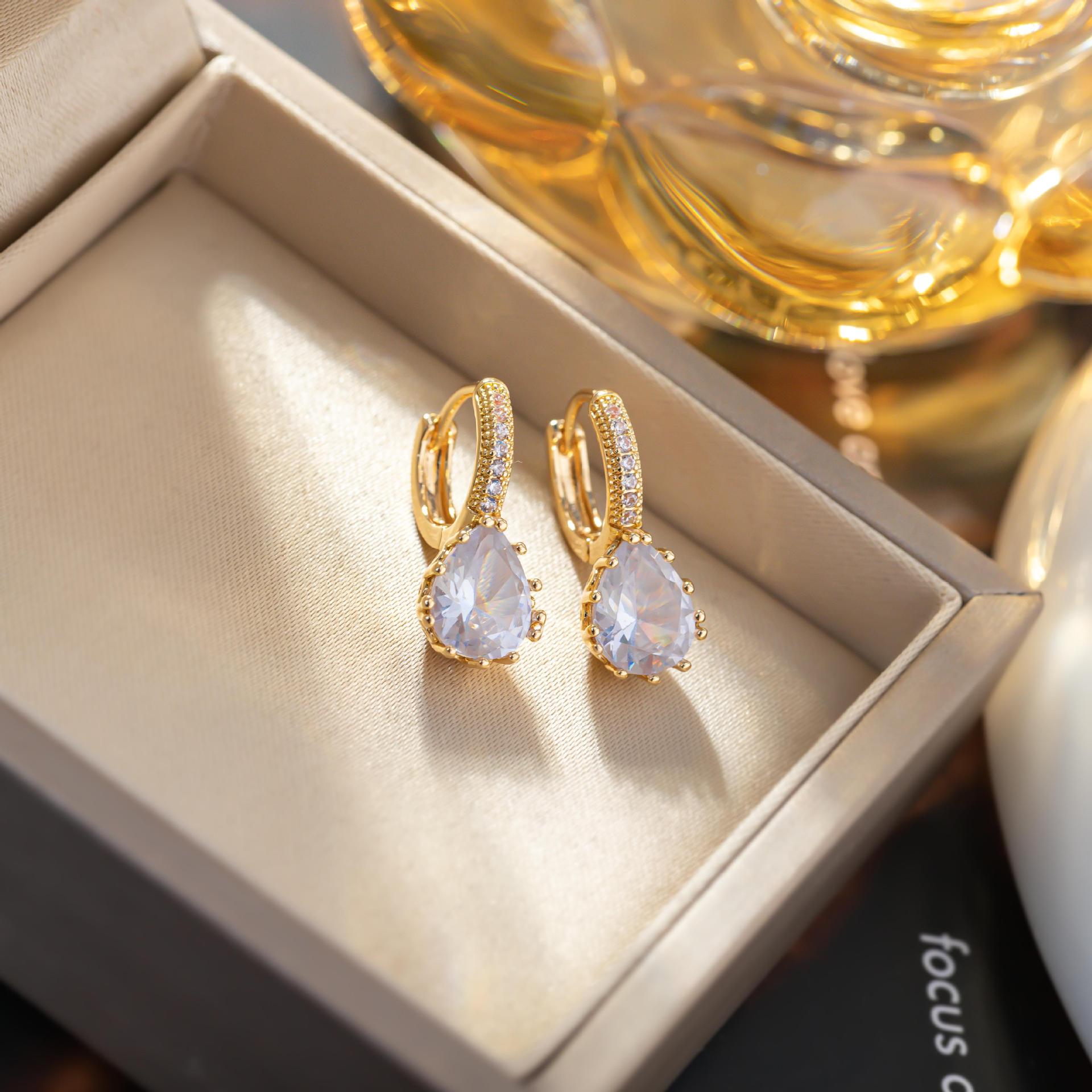 European & American High-End Women s Zircon Teardrop Earrings – Gold Light Luxury Style