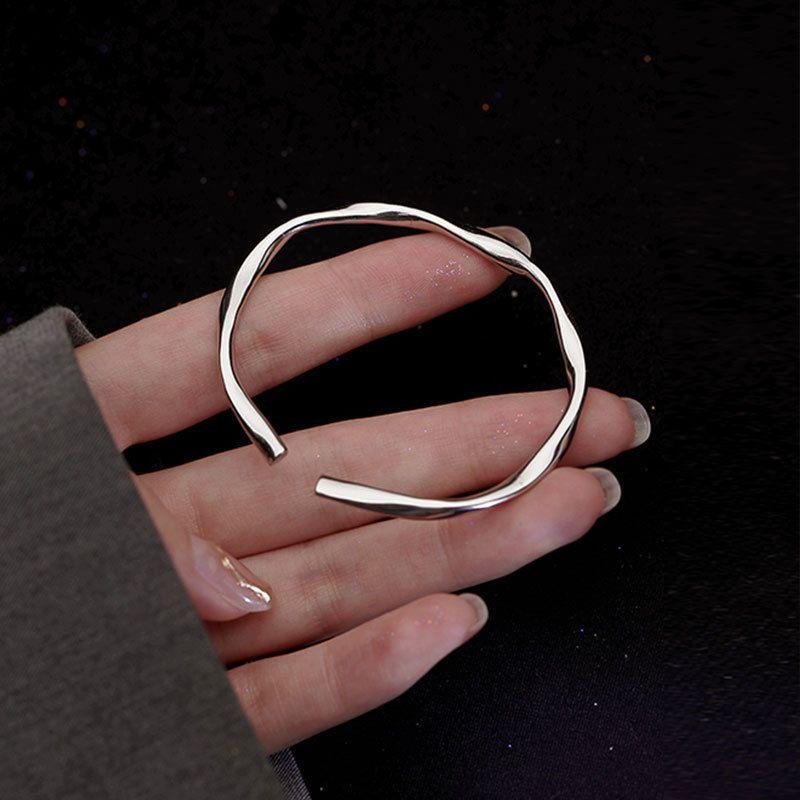 

Mobius S999 Niche Style Simple Bracelet Women s Sterling Silver Bracelet Mobius Ring Bracelet (999 Foot Silver)
