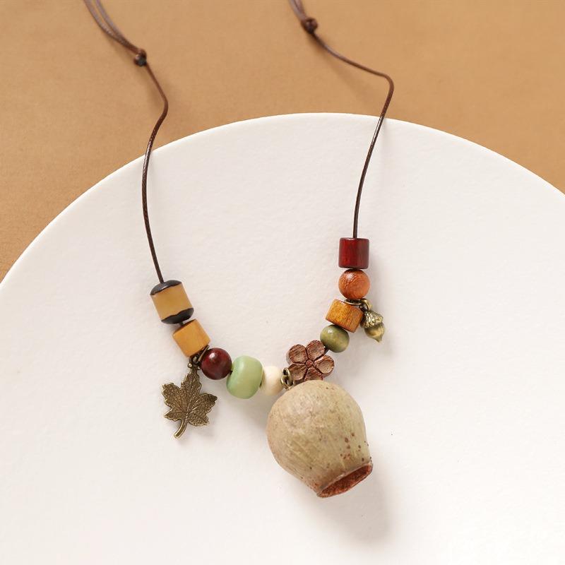 Retro literary necklace, natural plant fruit acorn pendant, long sweater chain, niche accessories