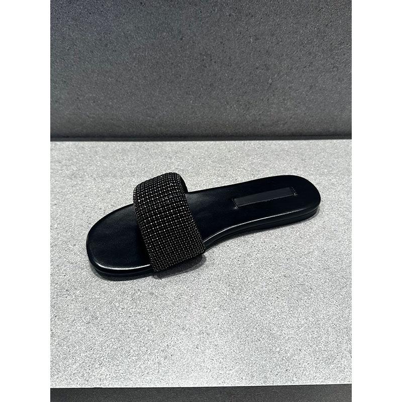 Xiao C has the same high-end purple rhinestone cool slippers for women's summer wear 2025 new versatile French flat slippers